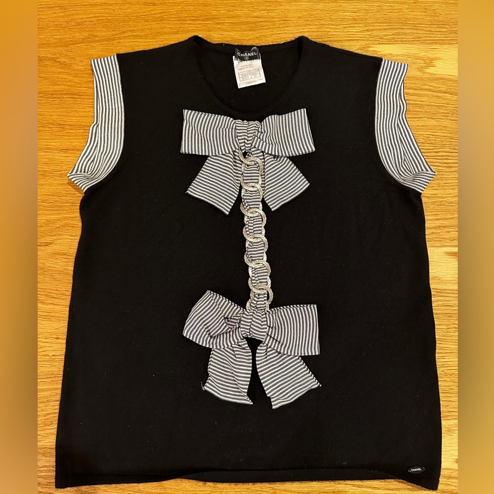 Chanel Cashmere and Silk bow top